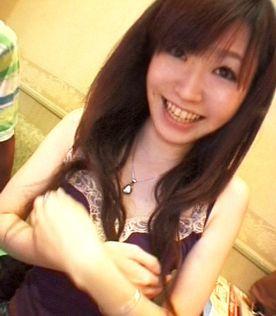 FC2-PPV-1746628 【生ドル・未修正】カラオケ生挿入2連発!!癒し系レーザー半中出しで大量発射!!ハマる人続出のニーハイ スレンダー フェミニン*!未公開映像含むノーカット版!!