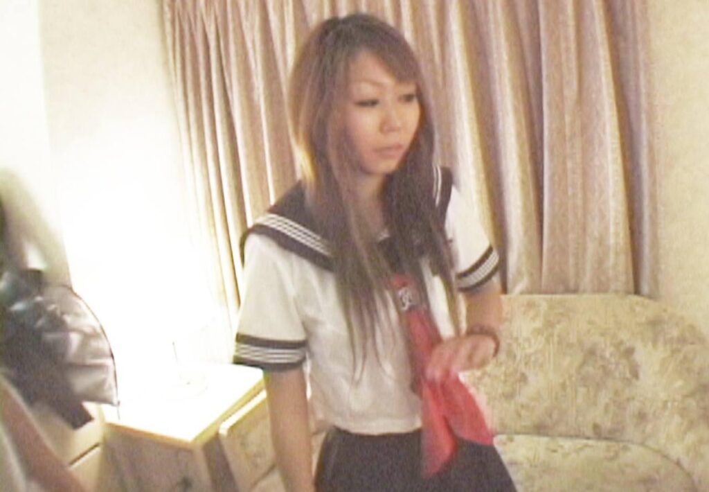 FC2-PPV-2707082 【生ドル・未修正】美乳スレンダー19歳JDに半中出し! 生挿入3連発!!!憧れのスカートめくりでドン引き! 未公開含むオリジナル版!!