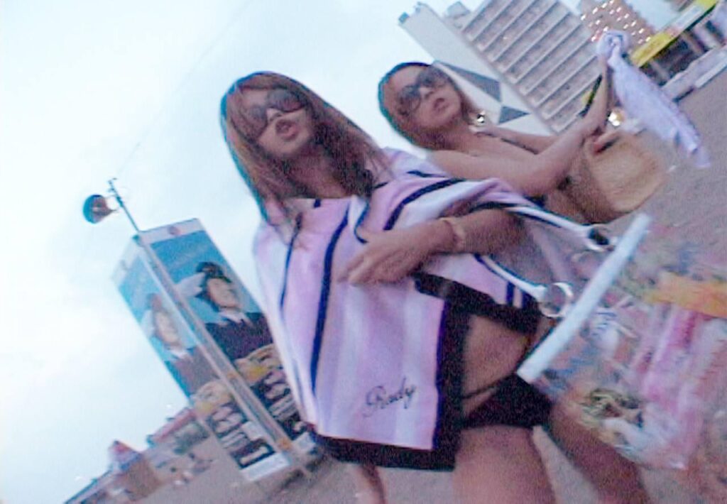 FC2-PPV-3036344 【生ドル海・未修正】日焼けギャル2人組3P、生チン4発目あった!!美乳&スタイル抜群の2人組の2時間超えの長尺ノンカット、未公開含むオリジナル版!!