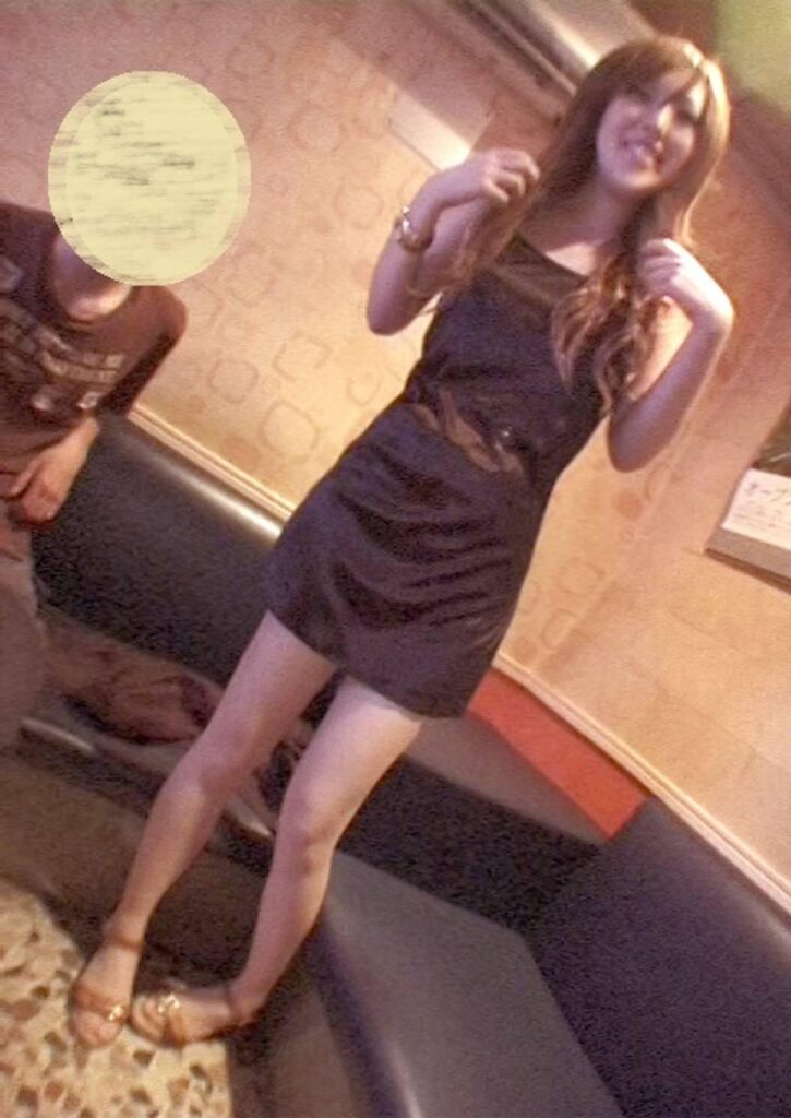 FC2-PPV-4499648 【生ドル・未修正】天然美巨乳のナマナマしさMAX生挿入2連発!!自ら腰振り膣奥堪能!!大量レーザー発射!!ギャルのルックスで経験人数3人!!天然おっぱいの弾力が凄い!!未公開含むオリジナル版!!